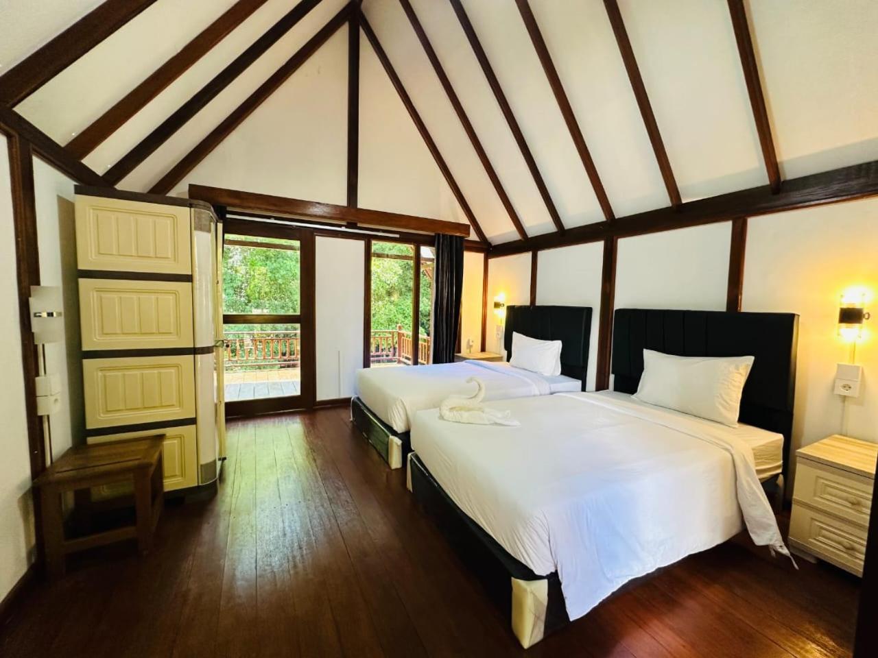 Maratua Dive Center And Lodge Maratua Island Экстерьер фото