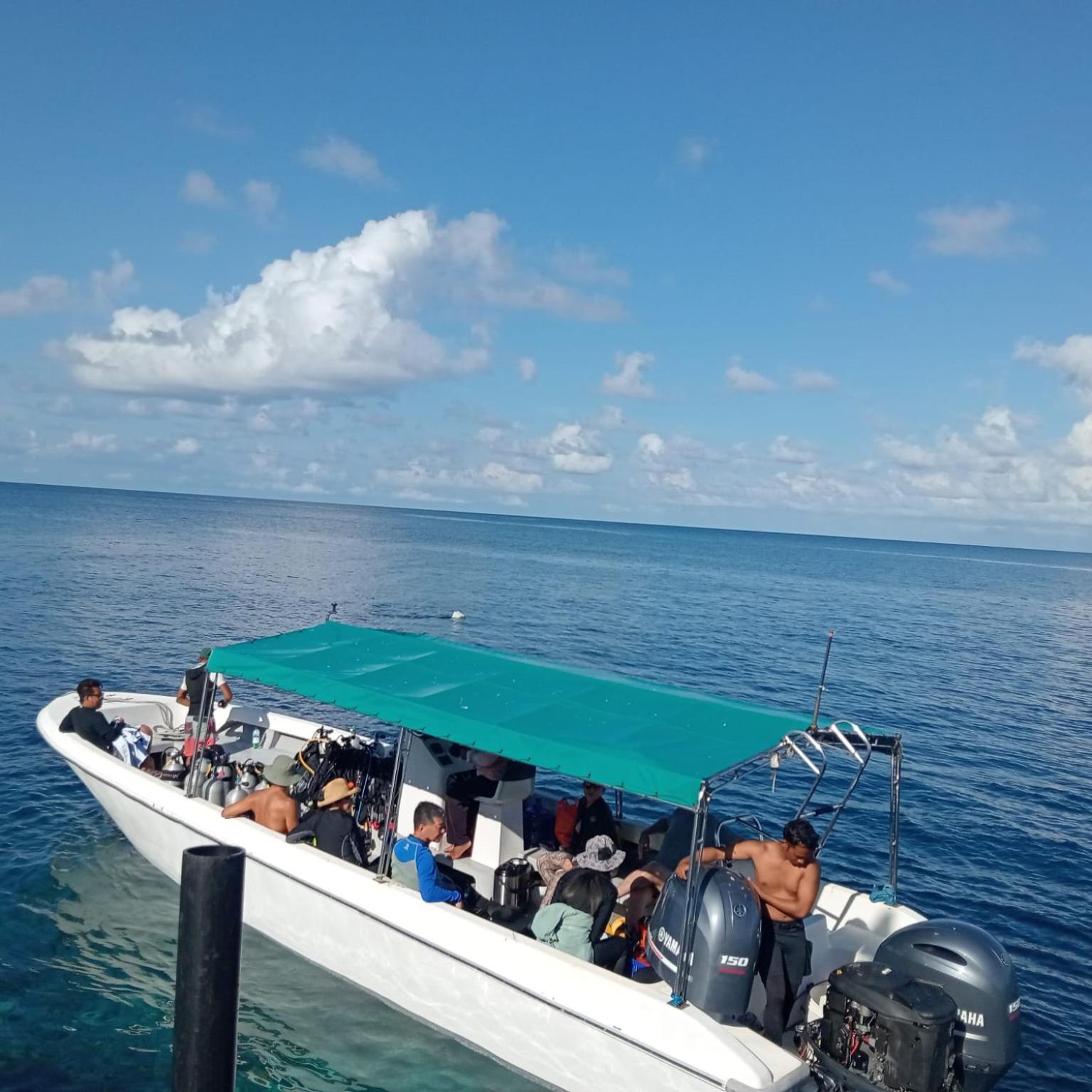 Maratua Dive Center And Lodge Maratua Island Экстерьер фото